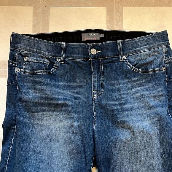 EXCELLENT CONDITION SIZE 16 TORRID CROP BOMBSHELL SKINNY STRETCH HI-RISE JEANS - Picture 9 of 9